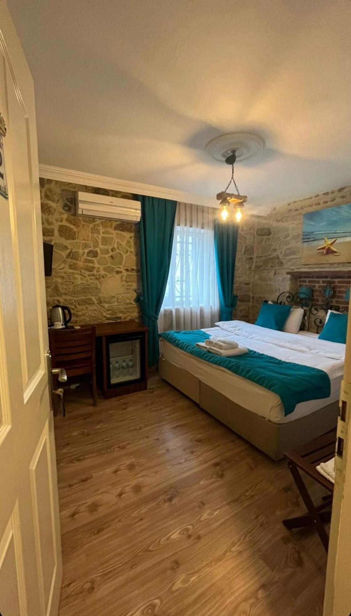 Foca Antik Otel ภายนอก รูปภาพ