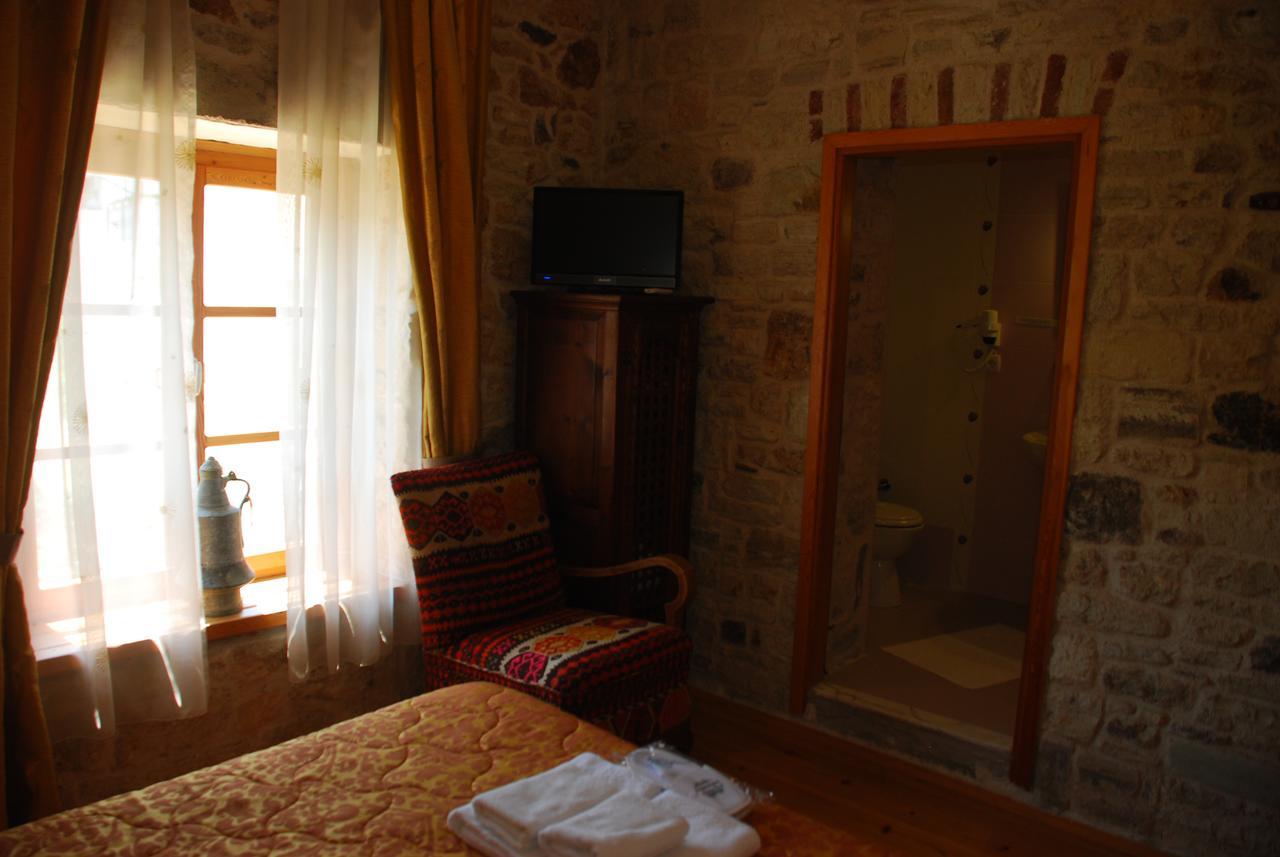 Foca Antik Otel ภายนอก รูปภาพ