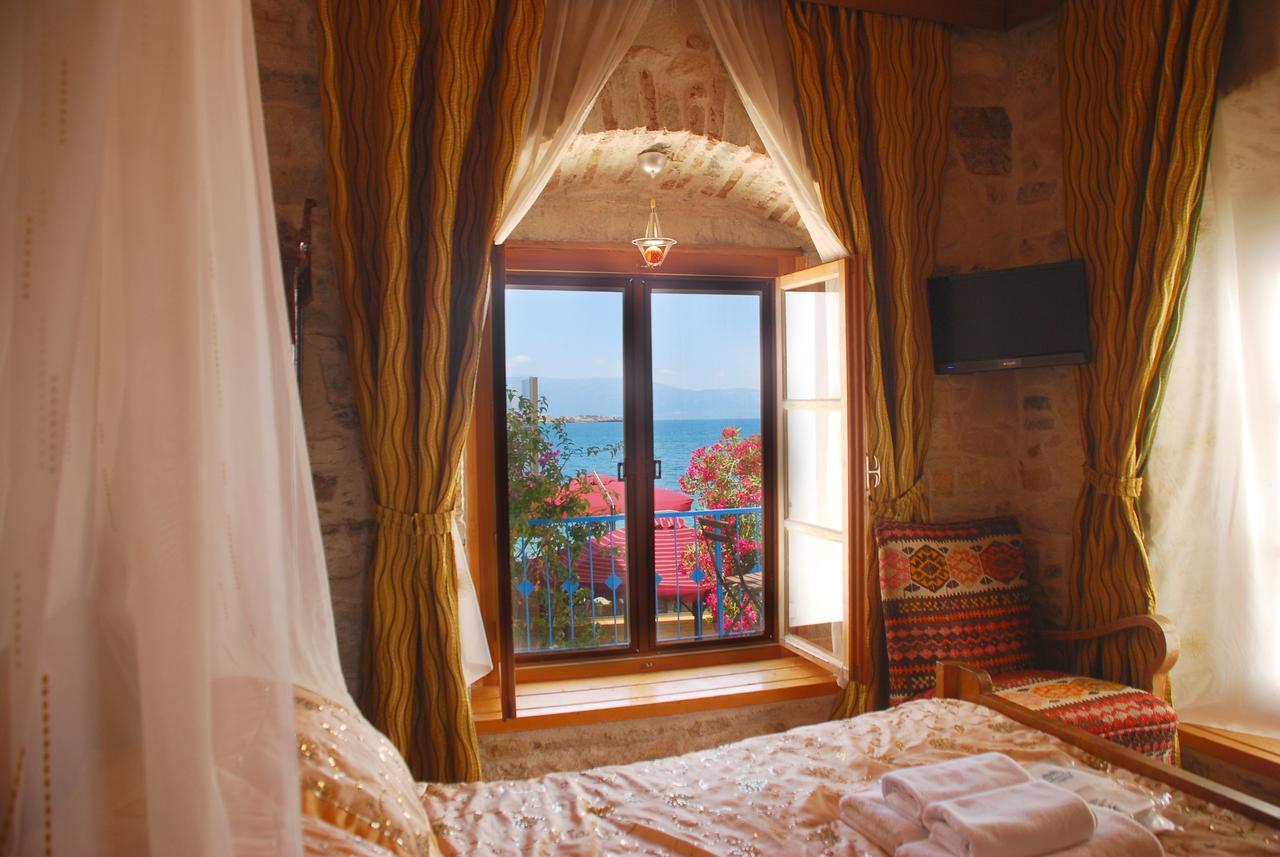 Foca Antik Otel ภายนอก รูปภาพ