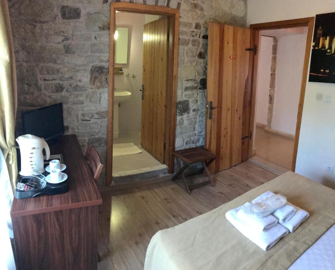 Foca Antik Otel ภายนอก รูปภาพ