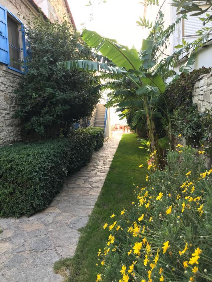 Foca Antik Otel ภายนอก รูปภาพ